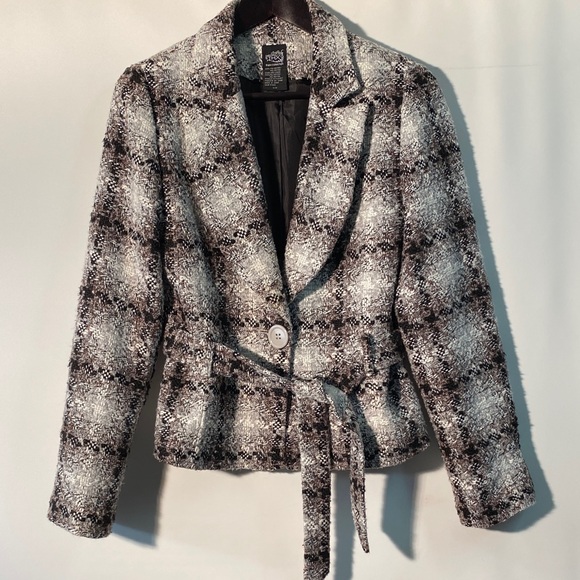 Thanx Collection Jackets & Blazers - THX Elegant Black and White Plaid Blazer Jacket